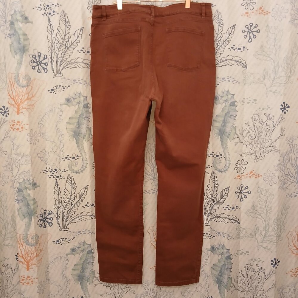 L.L. Bean Women’s True Shape Jeans, High-Rise Slim Leg, Currant Color 18 TALL - Picture 4 of 5